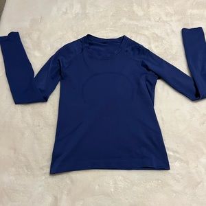 Lululemon long sleeve swiftly size 4 in wild indigo!